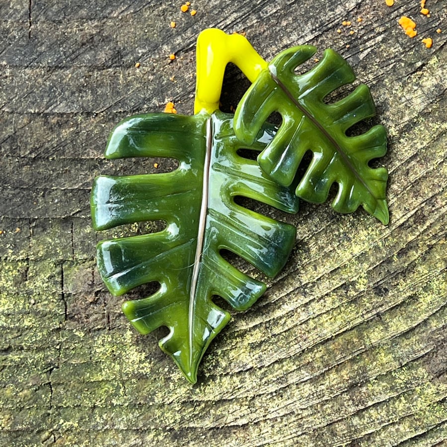 Image of Jungle Sparkle Monstera Leaf Pendant