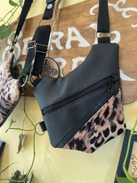 Image 5 of Leopard Holsterbag