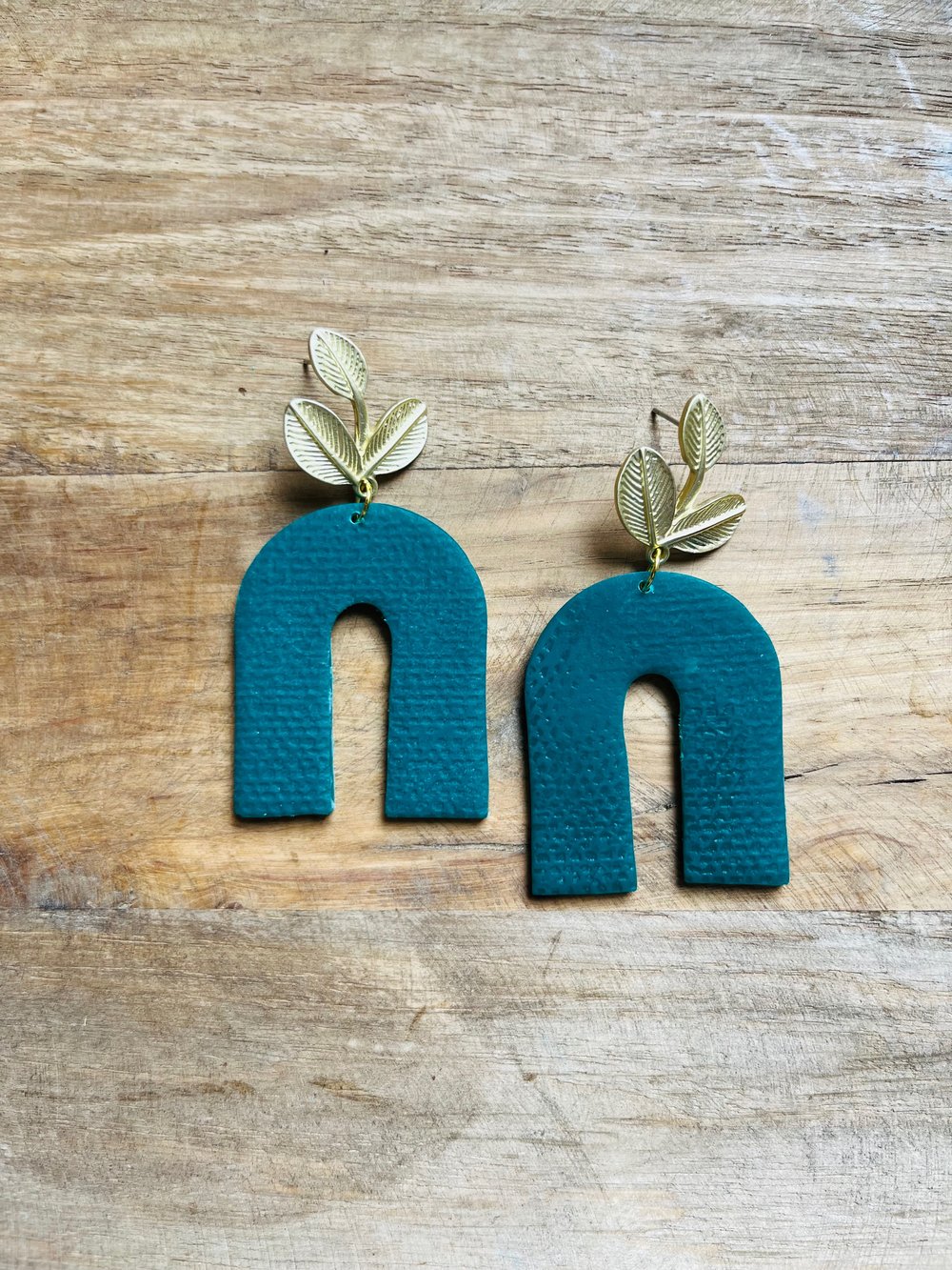 Image of Arches in Dark Green w/ Floral Stud