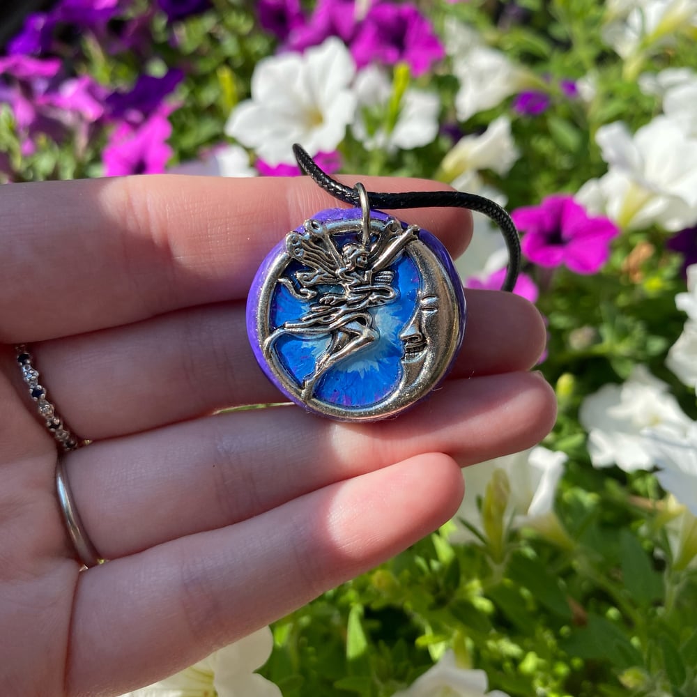 Image of blue aura fairy necklace 