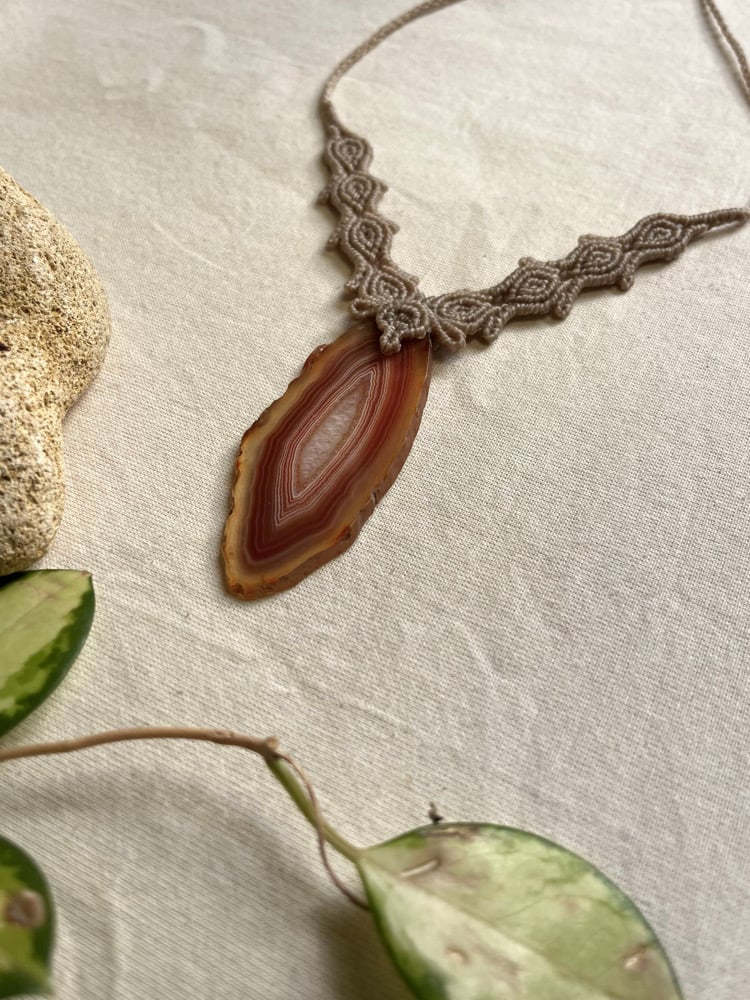 Image of Macrame necklace with agate 