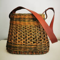 Zig zag shoulder basket 