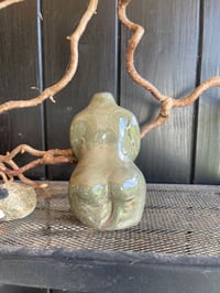 Image 3 of Kvinde Skulptur Grønlig