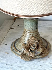 Image 3 of Lampe en grès et abat-jour lin 