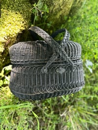 Image 7 of Réservé. Magnifique panier en osier, à anses croisées, panier bressand , fin XIX eme siècle!