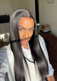 Image 2 of 24 inch YAKI STRAIGHT GLUELESS HD LACE CLOSURE WIG with LAYERS