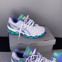 Image 4 of 2 sizes: us8.5/eu40, us9/eu40.5
