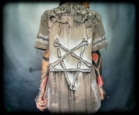 Image 2 of THORN I Button Up (Large) 