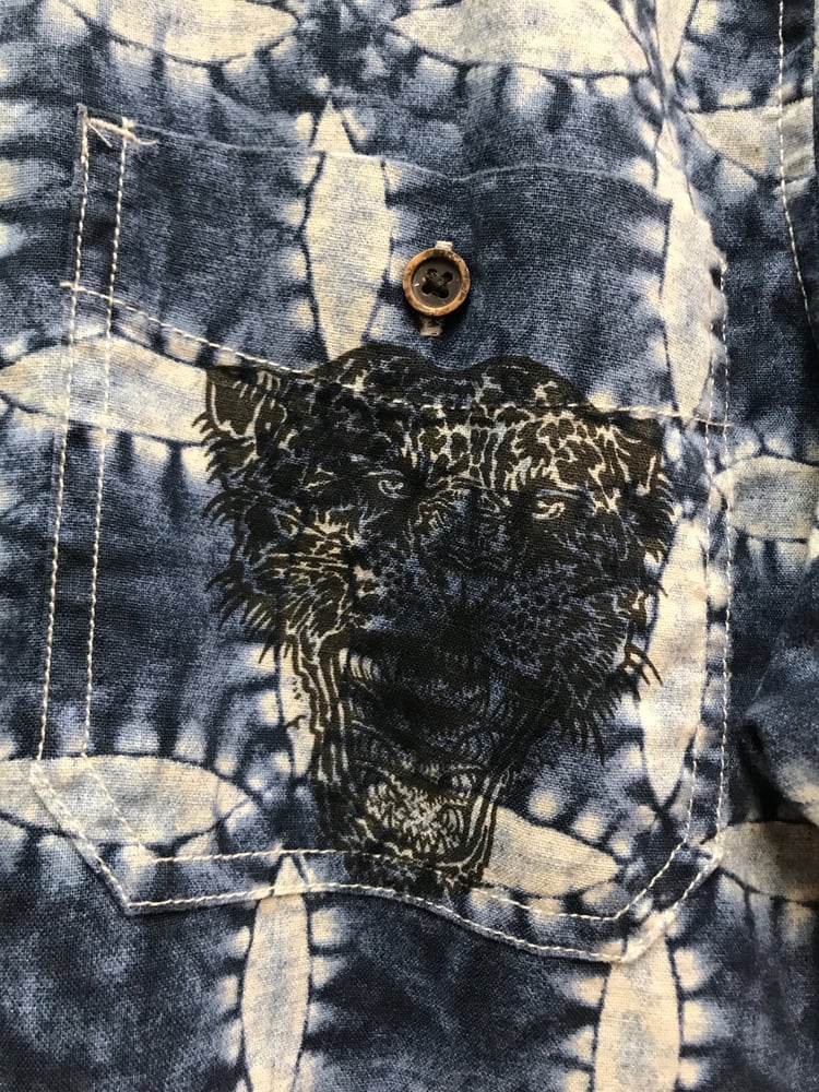 Image of WAVE ROAR X COBRA BUTTON DOWN 