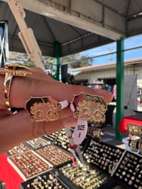 Betty ring 