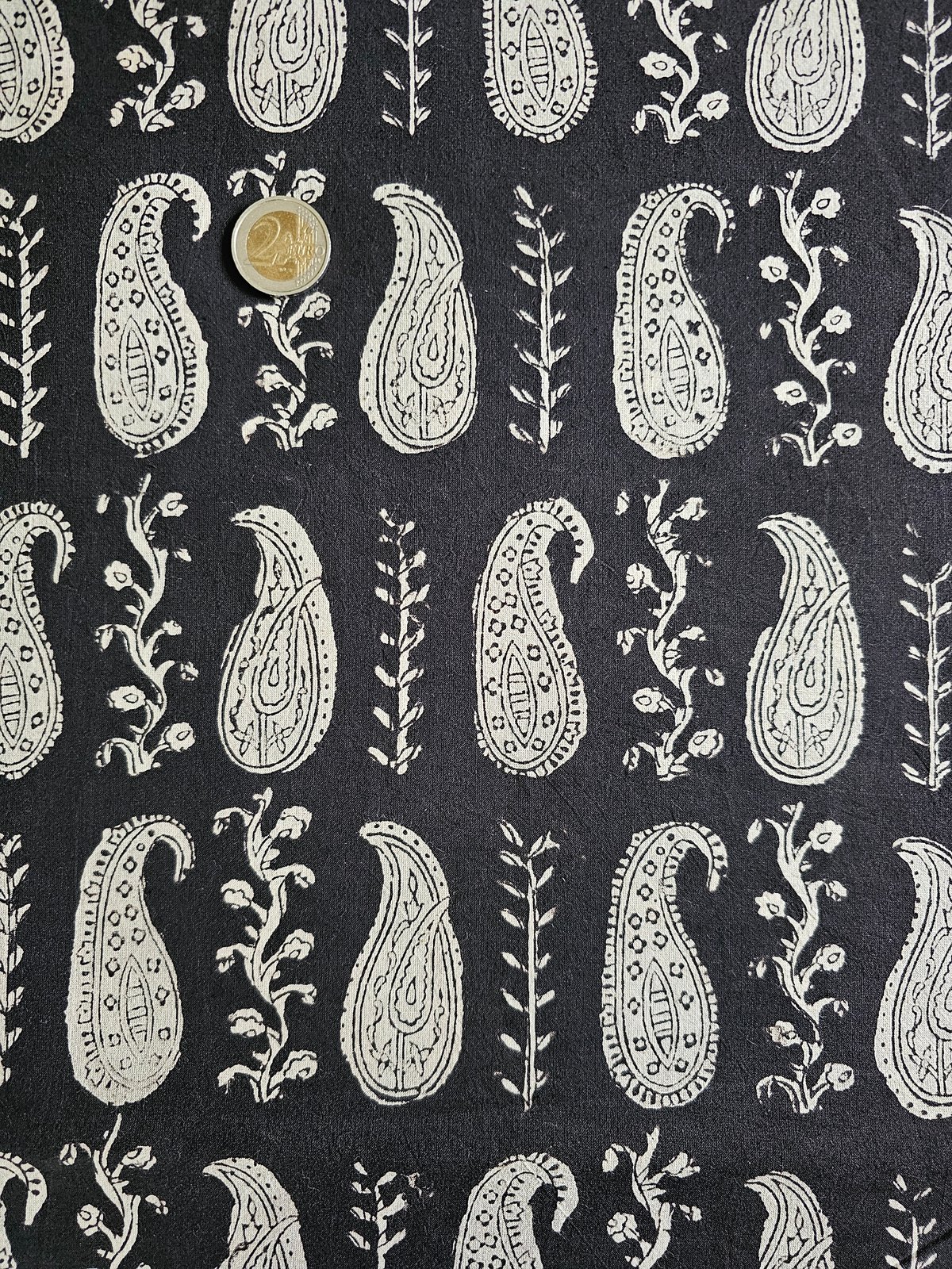 Image of Namaste fabric noir à paisley 