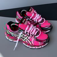 Image 1 of size: us9 uk7 eu40.5 cm25.5