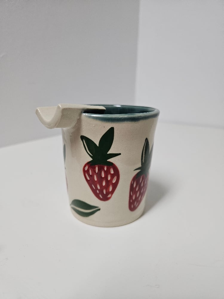 strawb joint ashtray/paint cup (3)
