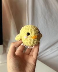 Image 2 of chick (keychain option)