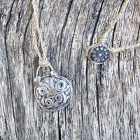 Image 4 of Swirly pendant 