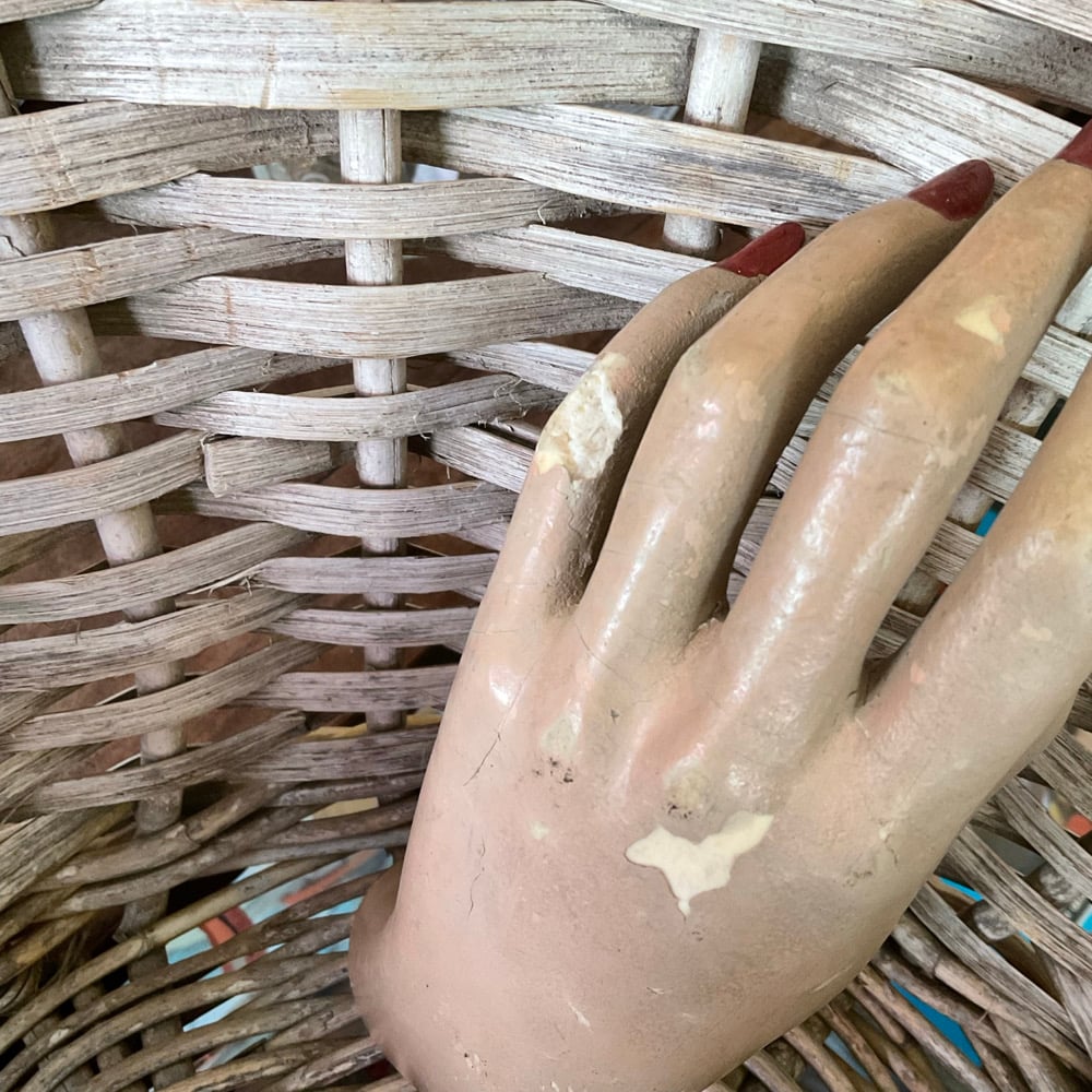 Image of mannequin hand