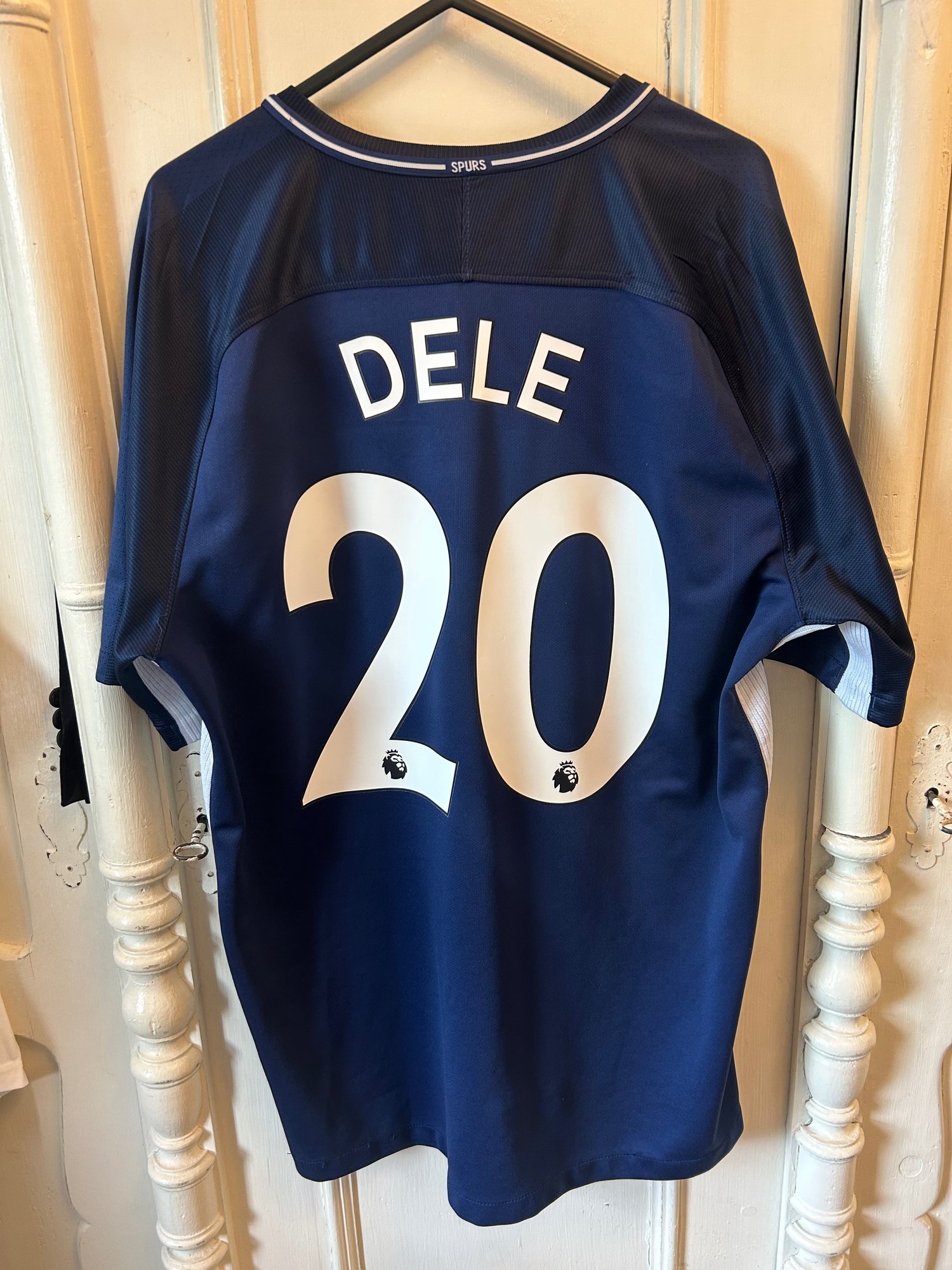 Image of Tottenham Hotspur “DELE 20” 2017/18 Away Shirt (L)