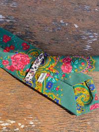 Image 2 of GRAVATA VERDE. Feita a man. 