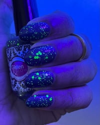 Image 18 of Glisten & Glow Witch’s Cauldron