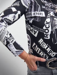 Image 3 of CAMISETA COLLAGE NEGRA