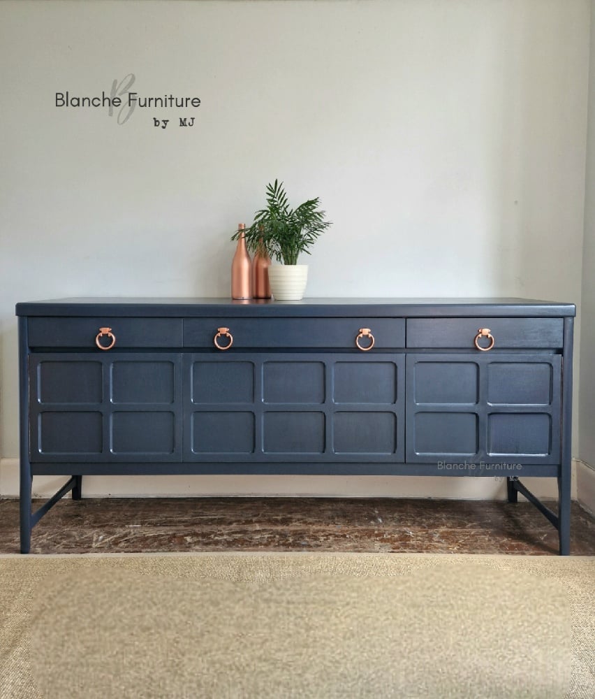 Dark grey outlet buffet table