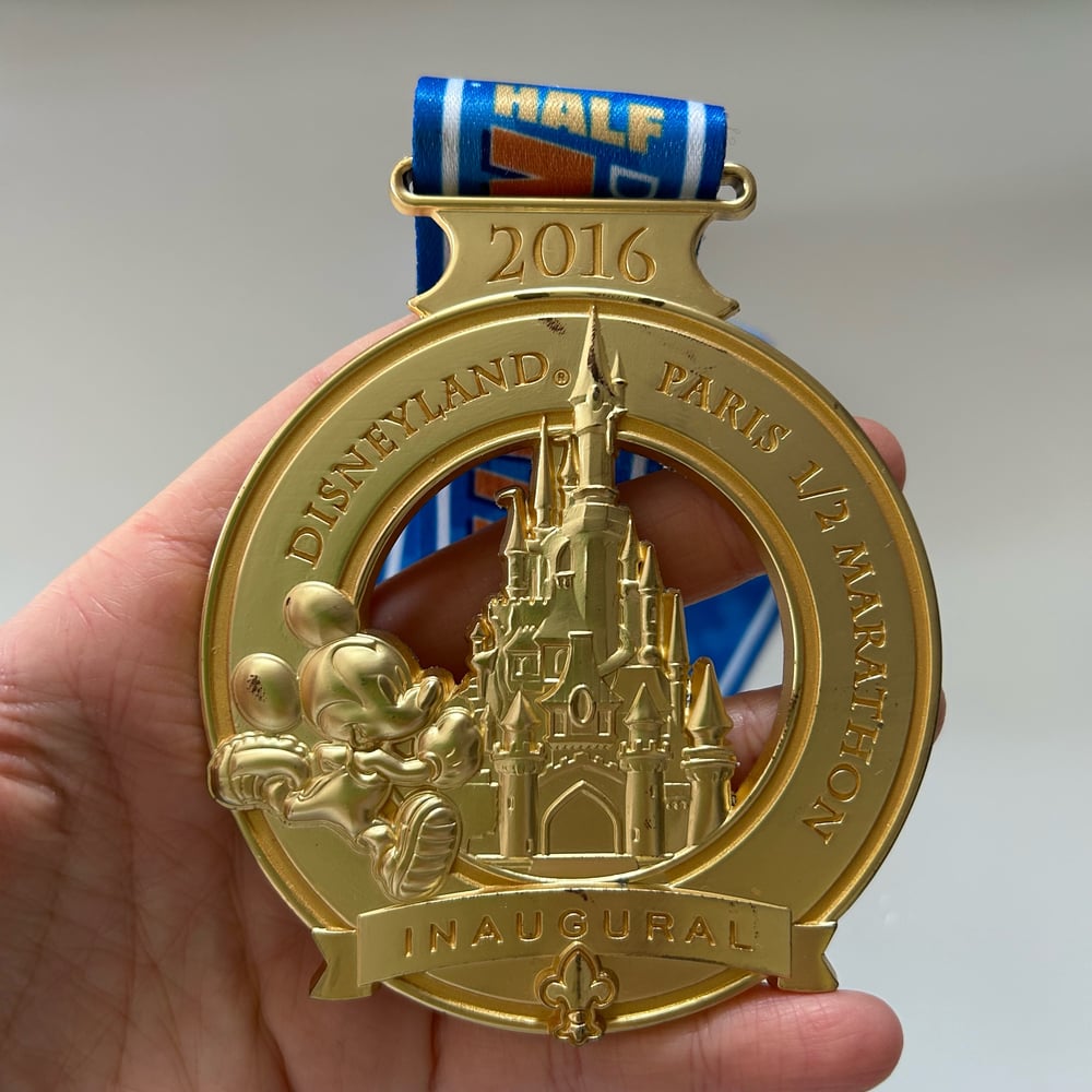 Image of MEDAILLE DISNEY MICKEY MARATHON 2016