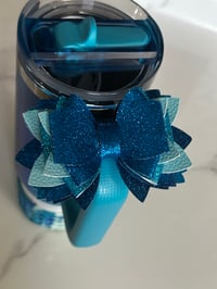 Image 3 of Sea Glass Aura Tumbler Handle Bow