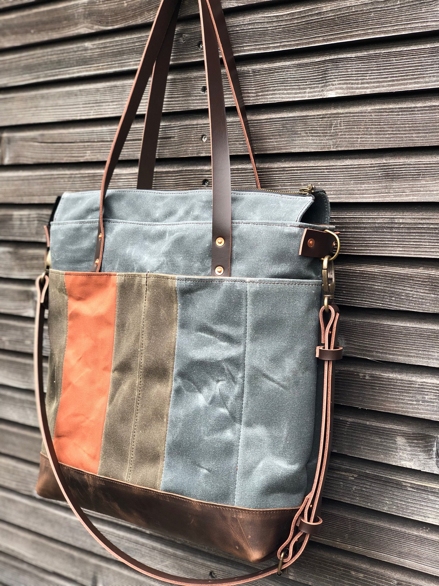 Image of Oversized tote bag in waxed canvas and leather with cross body strap COLLECTION UNISEX