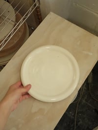 Image 1 of Chunky Plate in Ivory Gloss, Imperfect