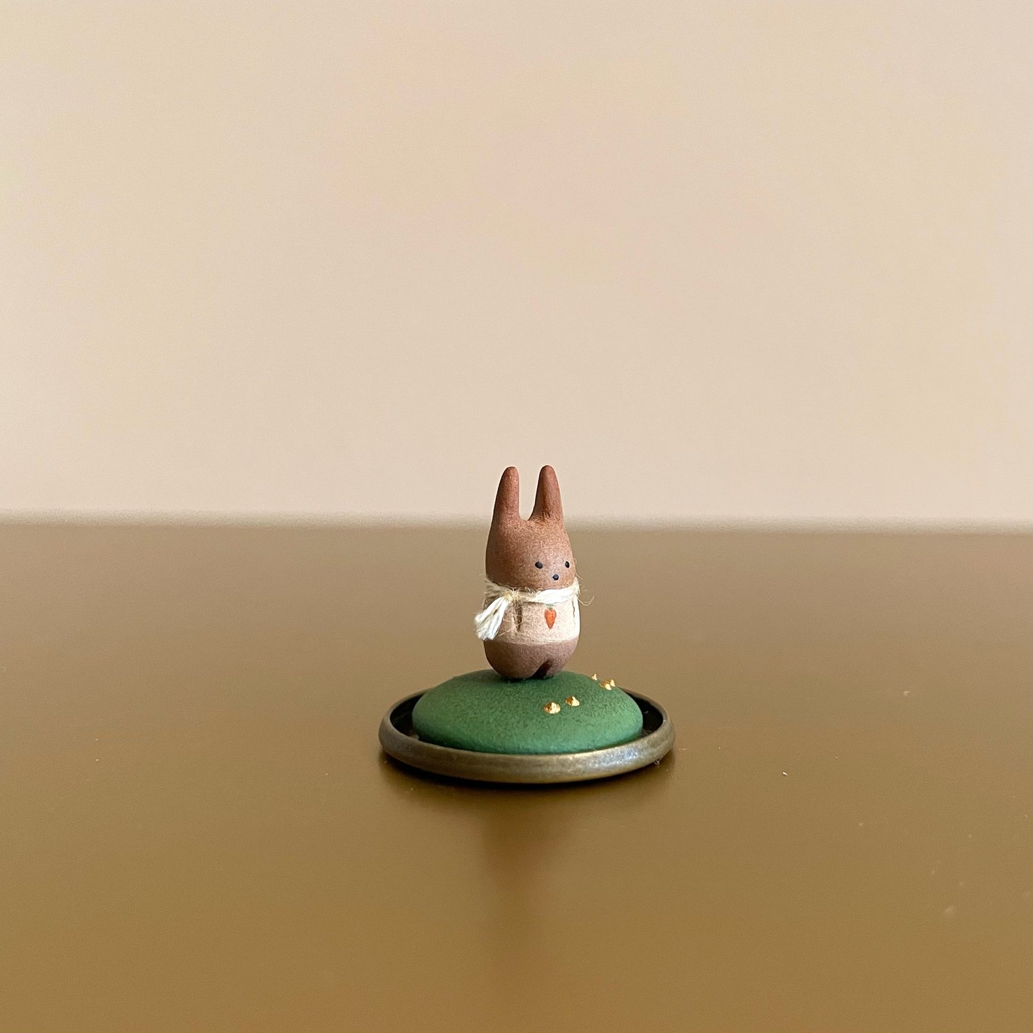 Image of Dorimu Miniature Bunny in a miniature glass dome
