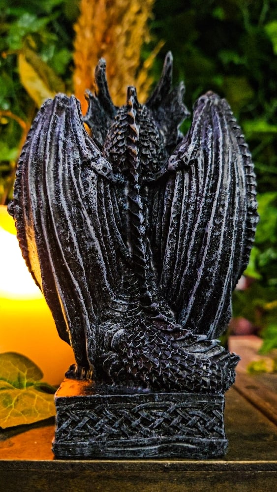 👑The Armored Kingdom Draconian Sword Guardian of the Realm Dragon Statue 
