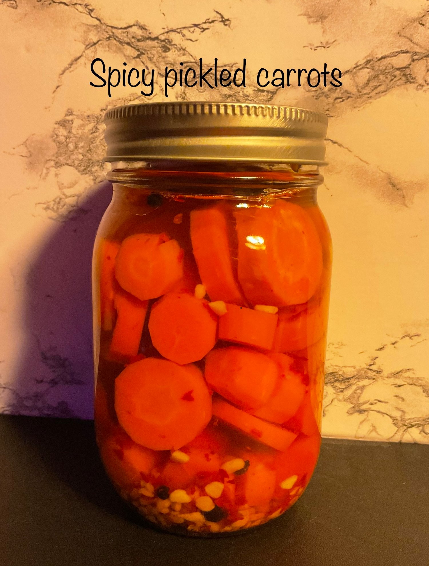 Spicy pickled carrots