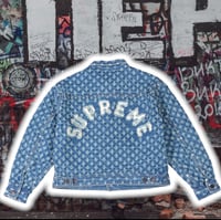 Image 1 of 🚨GRaiL ALeRt 🚨 SuPReMe "HoLe PuNcH" DeNiM TRuCKeR JaCKeT 🧥 