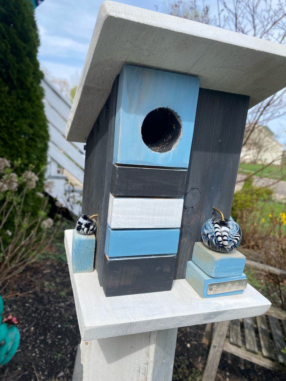 Image of Glass Art birdie pump house 
