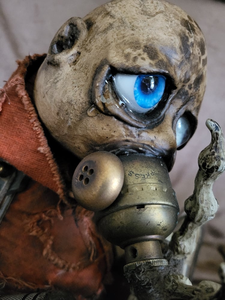Image of FFF Dollfactory Slave Gas.ed