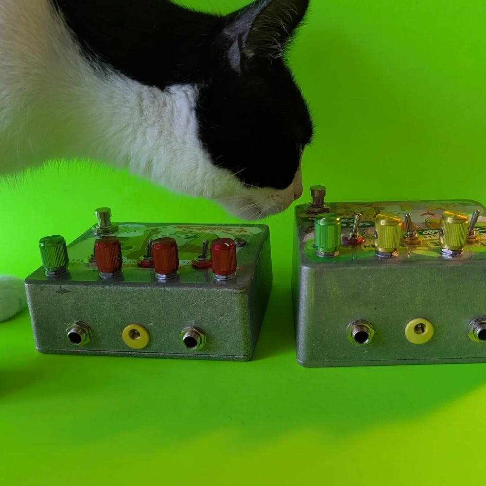 Sex Cult Friends - BamBee Fuzz & Treble Booster (Standard Art) - Roland AF-100 Bee Baa Clone 41