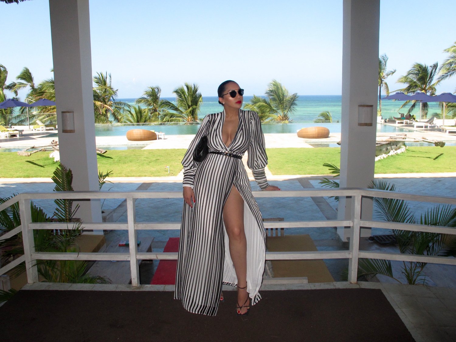 Image of STRIPED PUFF SLEEVE MAXI DRESS WITH SLIT (LARGE)