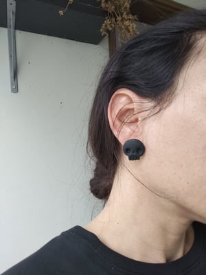 Matte Black Skull Earrings!