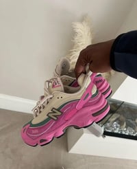 Image 3 of UNISEX RETRO VIBES RUNNERS