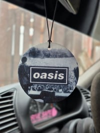 Image 2 of Oasis. Smells like Supersonic
