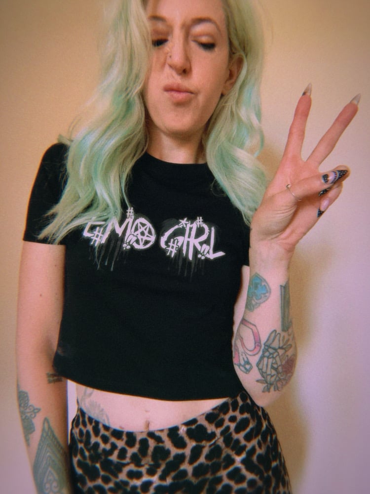 Image of EMO GIRL CROP BLACK