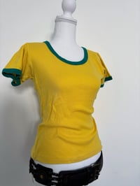 Image 2 of 00s Yellow t shirt // M