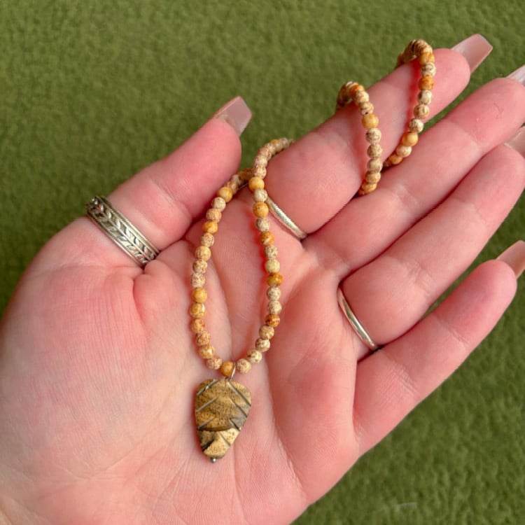 Image of crystal leaf necklace 