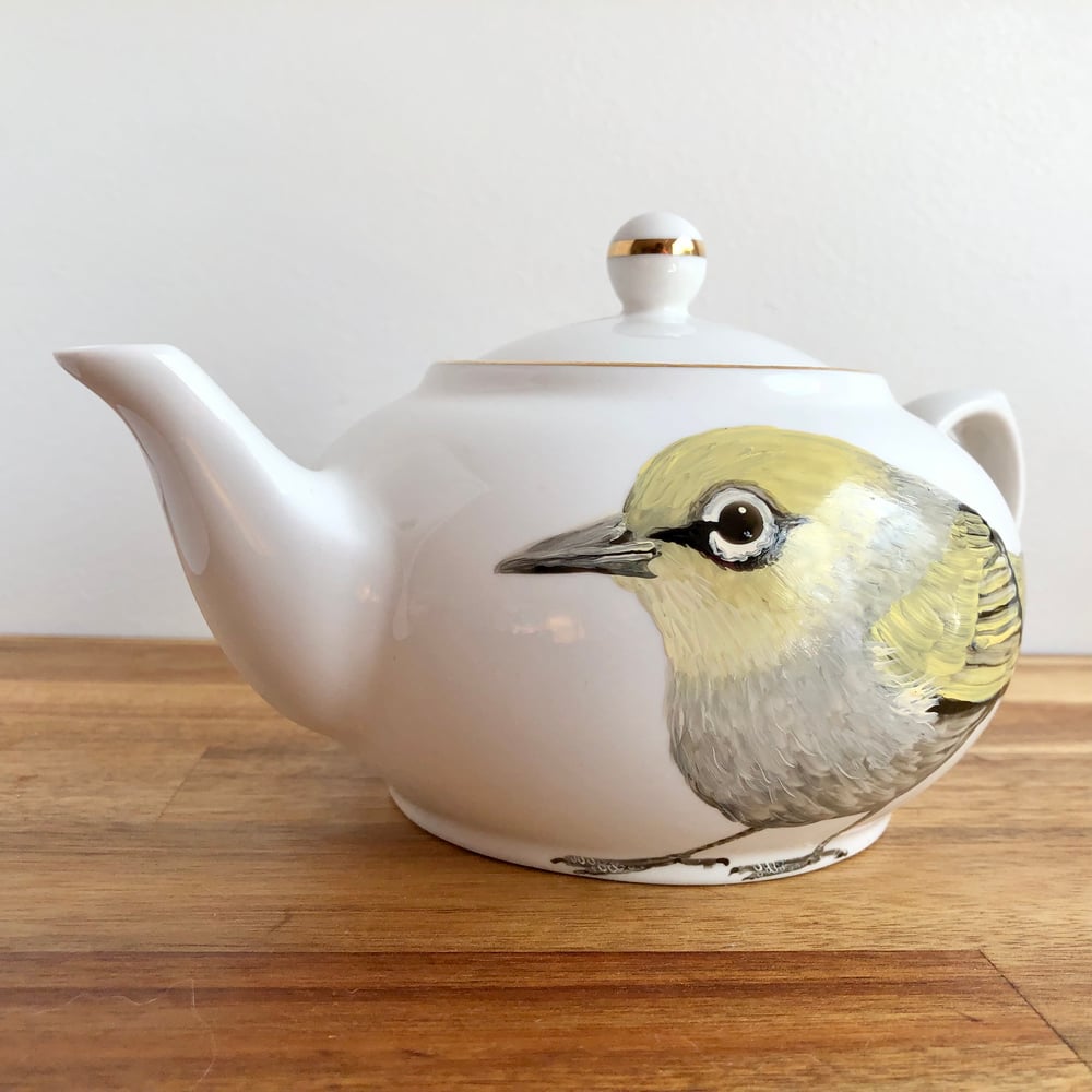 Silvereye Teapot