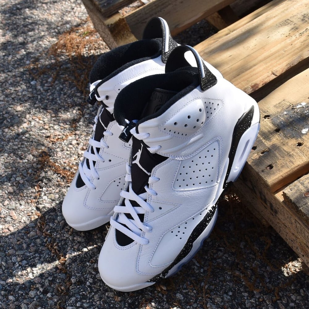 Image of Retro Jordan 6 “White & Black”