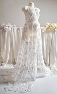 Image 2 of Off white lace dress for photoshoot | Vera | size S-M