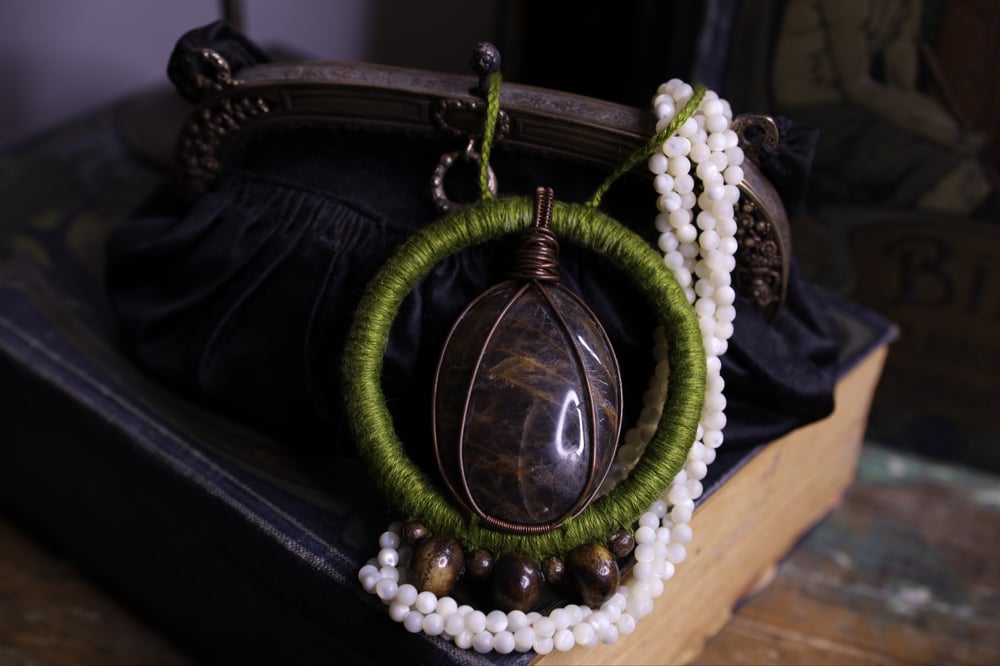 Image of Green linen black moonstone necklace