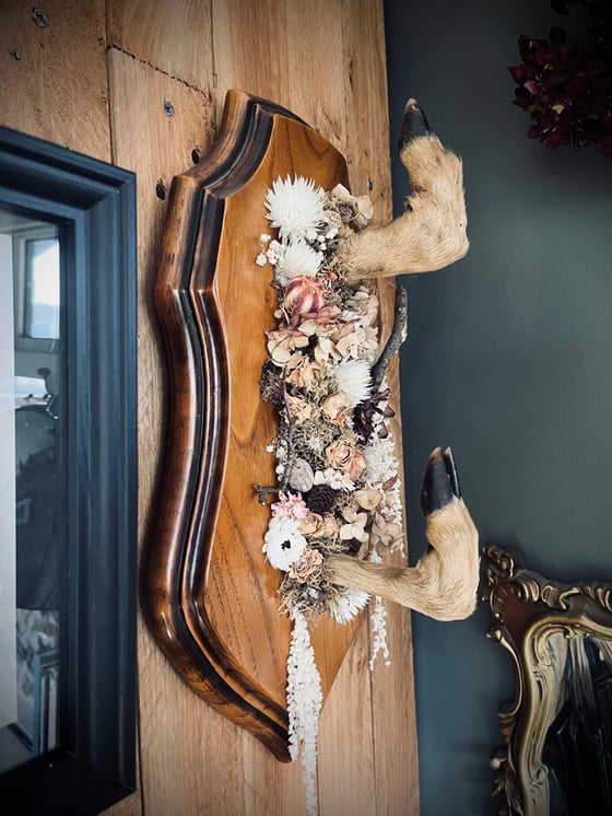 Image of Floral Roebuck Hanger / Display 