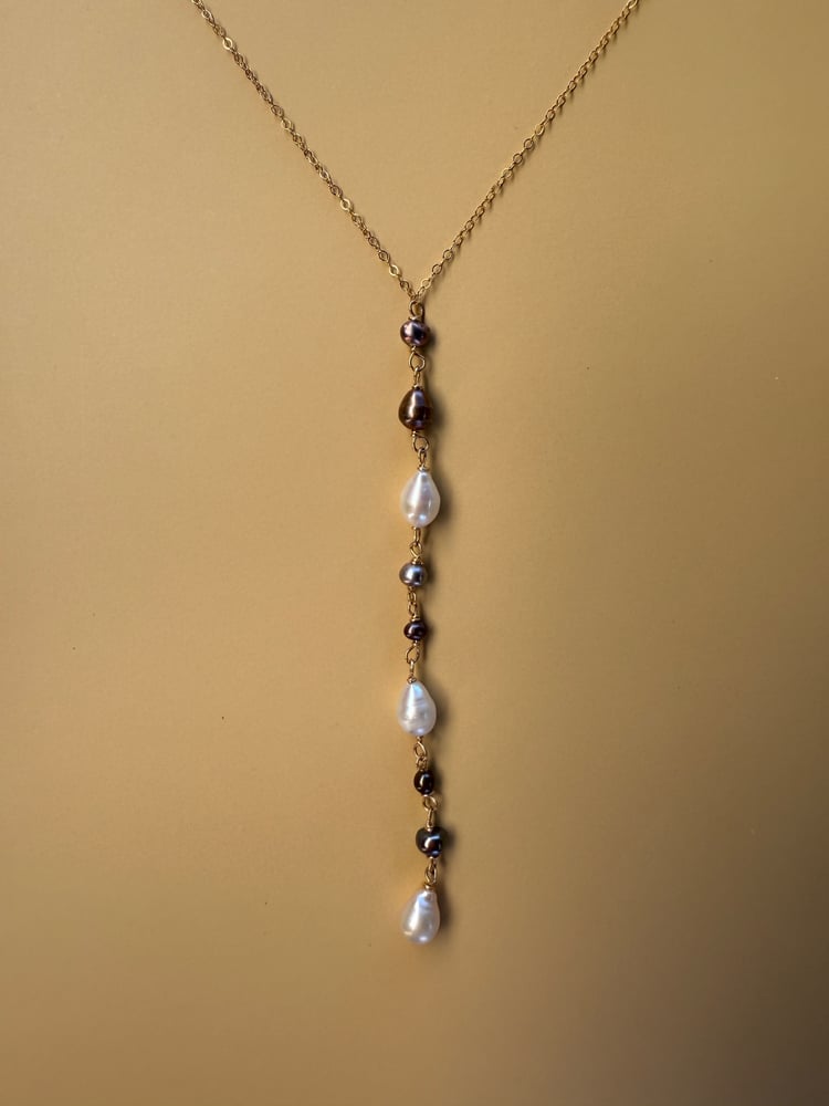 Image of Mauve lariat necklace 