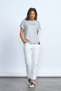 Image 8 of CAMISETA GRIS BÁSICA